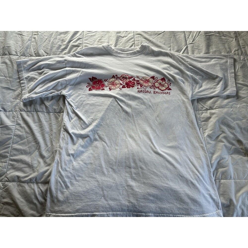 Nassau Bahamas Women’s 2007 White T-Shirt Pink Hibiscus Decal Size XXL